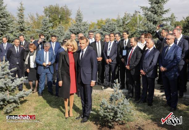 عکس/ درختکاری مکرون و همسرش در یادمان نسل‌کشی ارمنی‌ها