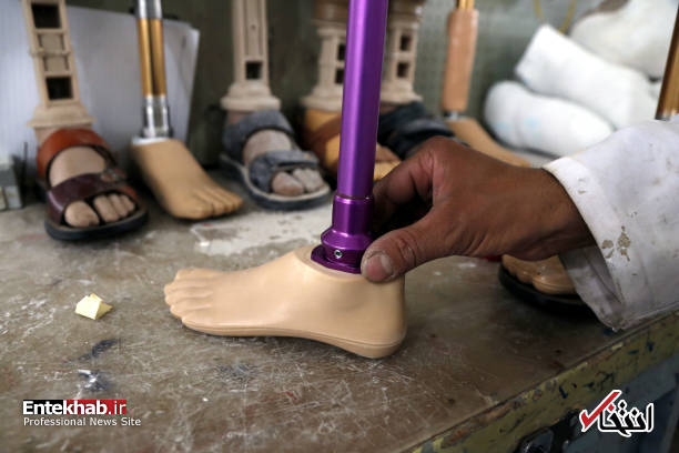 عکس/ راه رفتن کودکان یمنی با پای مصنوعی