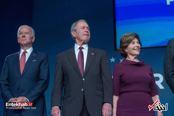 عکس/ جرج بوش و همسرش مدال آزادی گرفتند