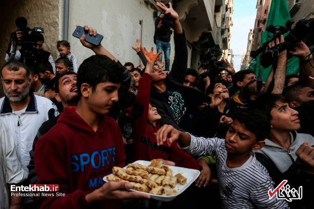 عکس/ شادمانی مردم فلسطین از استعفای وزیر جنگ اسرائیل