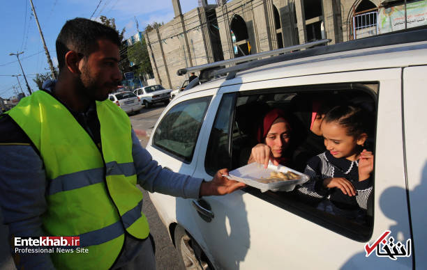 عکس/ شادمانی مردم فلسطین از استعفای وزیر جنگ اسرائیل