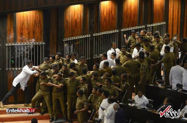 عکس/ درگیری نمایندگان در پارلمان سریلانکا