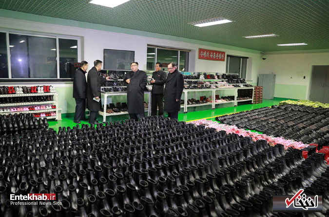 عکس/ بازدید رهبر کره شمالی از کارخانه تولید کفش