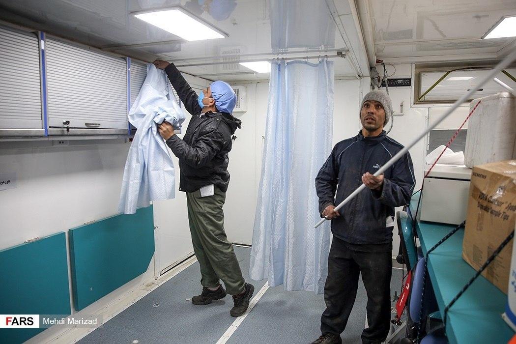 تصاویر: عملیات نصب و راه اندازی بیمارستان سیار ۱۸۰ تختخوابی در قم