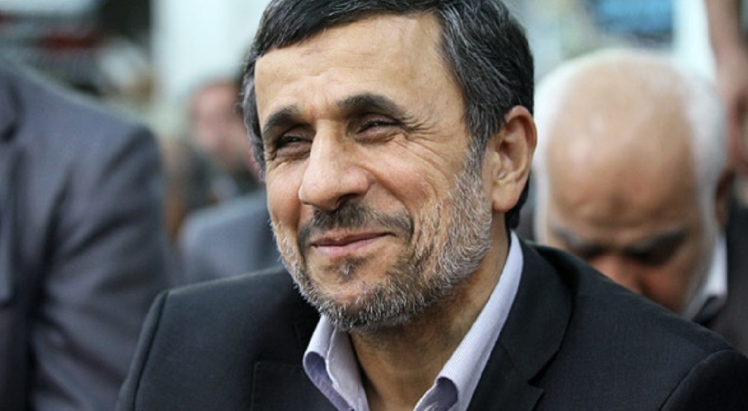 احمدی نژاد: با تقسیم منابعی مانند انرژی به هر ایرانی یک میلیون تومان در ماه می رسد / ایران زمین های بسیاری دارد، اما مردم برای صد متر زمین لنگ هستند / در مورد من شایعه پراکنی می کنند؛ اینها طرفداری هم ندارند