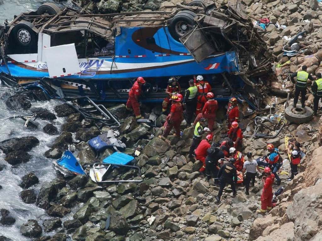 تصادف اتوبوس در بولیوی 25 کشته برجا گذاشت
