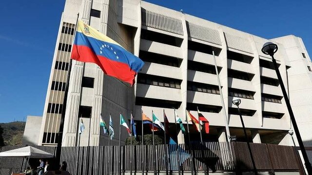 فرار سه قانونگذار مخالفت دولت ونزوئلا به سفارتخانه‌های خارجی در کاراکاس