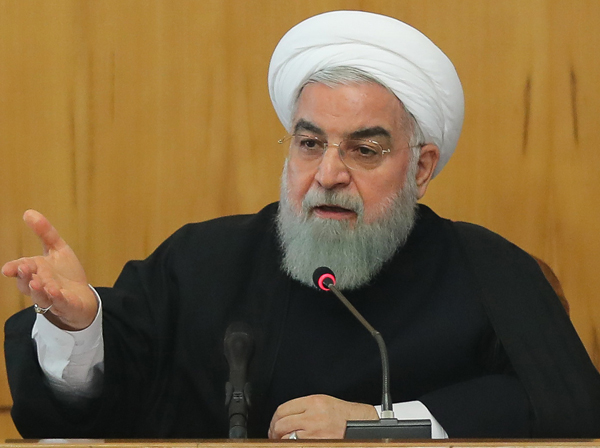 روحانی: توقیف نفتکش ایرانی توسط انگلیس کودکانه، سخیف و غلط بود / انگلیس آغازگر ناامنی است؛ تبعات آن را بعدا درک خواهد کرد / برجام اتهام را از ایران رفع کرده؛ ما را بر صندلی مدعی نشانده و موجب انزوای آمریکا شده / عجله‌ای نداریم که با این توافق برخورد هیجانی داشته باشیم