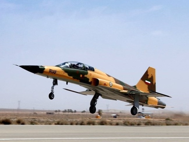 جنگنده های قدیمی F5 ایران چگونه می توانند جنگنده های رادار گریز F35 آمریکا را شکست دهند؟