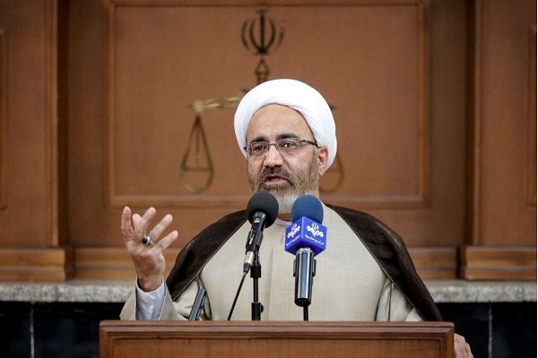 معاون حقوقی قوه قضائیه: تصویب تبصره ماده ۴۸ [برای تعیین فهرست وکلای مورد اعتماد] ننگی برای قانون بود/ وقتی آقای رییسی ریاست قوه را پذیرفتند، از من خواستند سریعتر در مورد تبصره ماده ۴۸ اقدام کنم