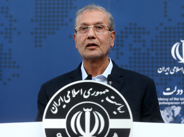 رخدادهای چند روز گذشته عراق مایه تاسف است / حسین فریدون قبل از دولت روحانی در دانشگاه گیلان پذیرفته و سپس به دانشگاه شهید بهشتی منتقل میشود که بنابر قانون بدون اشکال بوده اشکالی نداشته / فریدون پیش از انقلاب در ١۶ سالگی بازداشت شده و یک سال در زندان بوده؛ بعد از انقلاب هم بیش از یک سال اسیر شده و ٣٠ درصد هم جانبازی دارد / خبرنگار روس بازداشت شده تخلف ویزایی داشت رخدادهای چند روز گذشته عراق مایه تاسف است / حسین فریدون قبل از دولت روحانی در دانشگاه گیلان پذیرفته و سپس به دانشگاه شهید بهشتی منتقل میشود که بنابر قانون بدون اشکال بوده اشکالی نداشته / فریدون پیش از انقلاب در ١۶ سالگی بازداشت شده و یک سال در زندان بوده؛ بعد از انقلاب هم بیش از یک سال اسیر شده و ٣٠ درصد هم جانبازی دارد / خبرنگار روس بازداشت شده تخلف ویزایی داشت