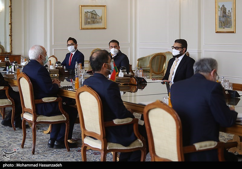 تصاویر: دیدار مشاور امنیت ملی افغانستان با ظریف
