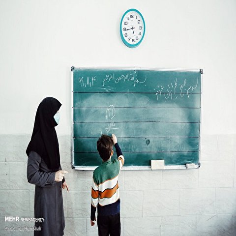 تصاویر: بازگشایی مدارس ابتدایی در همدان