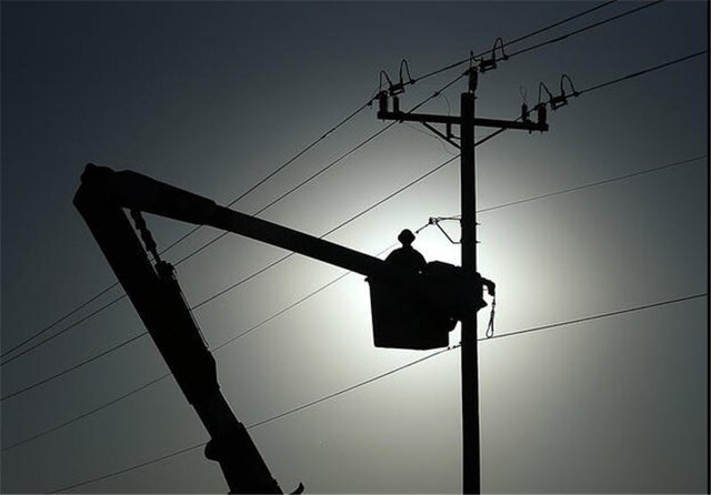 قطعی گسترده برق در شیراز به دلیل وزش تندباد