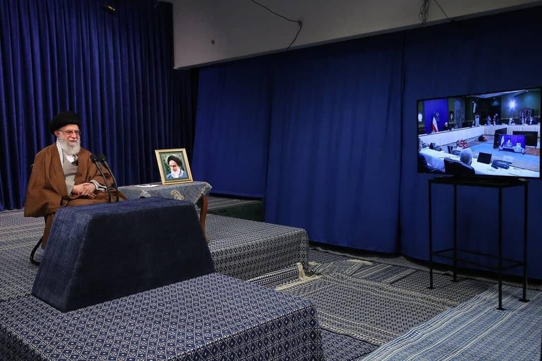 رهبر معظم انقلاب: درباره مراسم دعا، نماز و عبادات در مساجد و اماکن مقدس هیچ پیشنهادی ارائه نمی‌کنم؛ تابع نظر و تشخیص کارشناسی ستاد ملی مبارزه با کرونا هستم / کرونا در آمریکا و اروپا دیرتر شیوع پیدا کرد اما نتوانستند خود را آماده مواجهه با این ویروس کنند/ غرب و غرب‌زدگان نمی‌خواهند این شکست دیده شود / غرب در موضوع کرونا به سالمندان، افراد مریض، بی‌پول و عقب‌مانده بی‌اعتنایی کرد