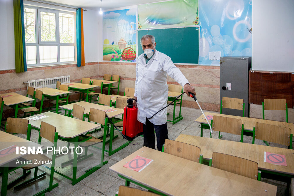 تصاویر: ضدعفونی کردن مدارس پیش از فعالیت مجدد - قم