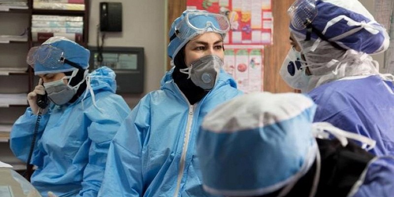 جان باختن ۱۰۰ عضو کادر پزشکی و پرستاری در مقابله با کرونا / ۷۰ درصد تخت‌‌های بیمارستانی نیروهای مسلح به بیماران کرونا اختصاص یافته است / کیت های کره ای به خاطر شیطنت نیامد