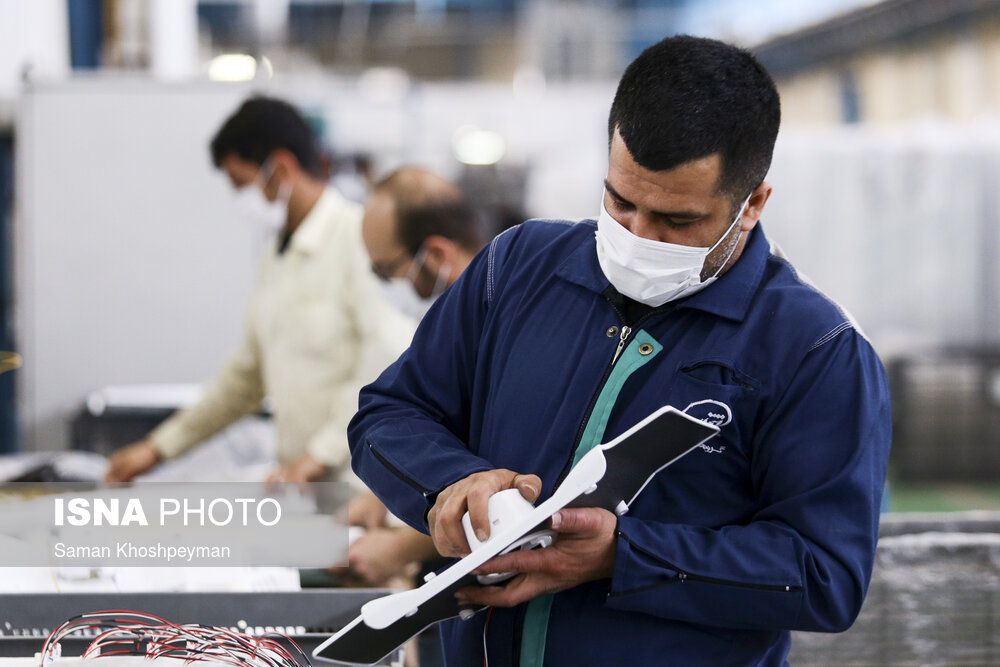 تصاویر: کار در کارخانه در شرایط کرونایی