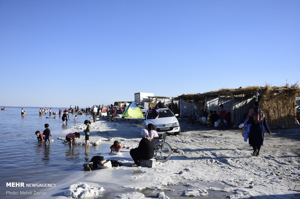 تصاویر: جولان کرونا در ساحل دریاچه ارومیه