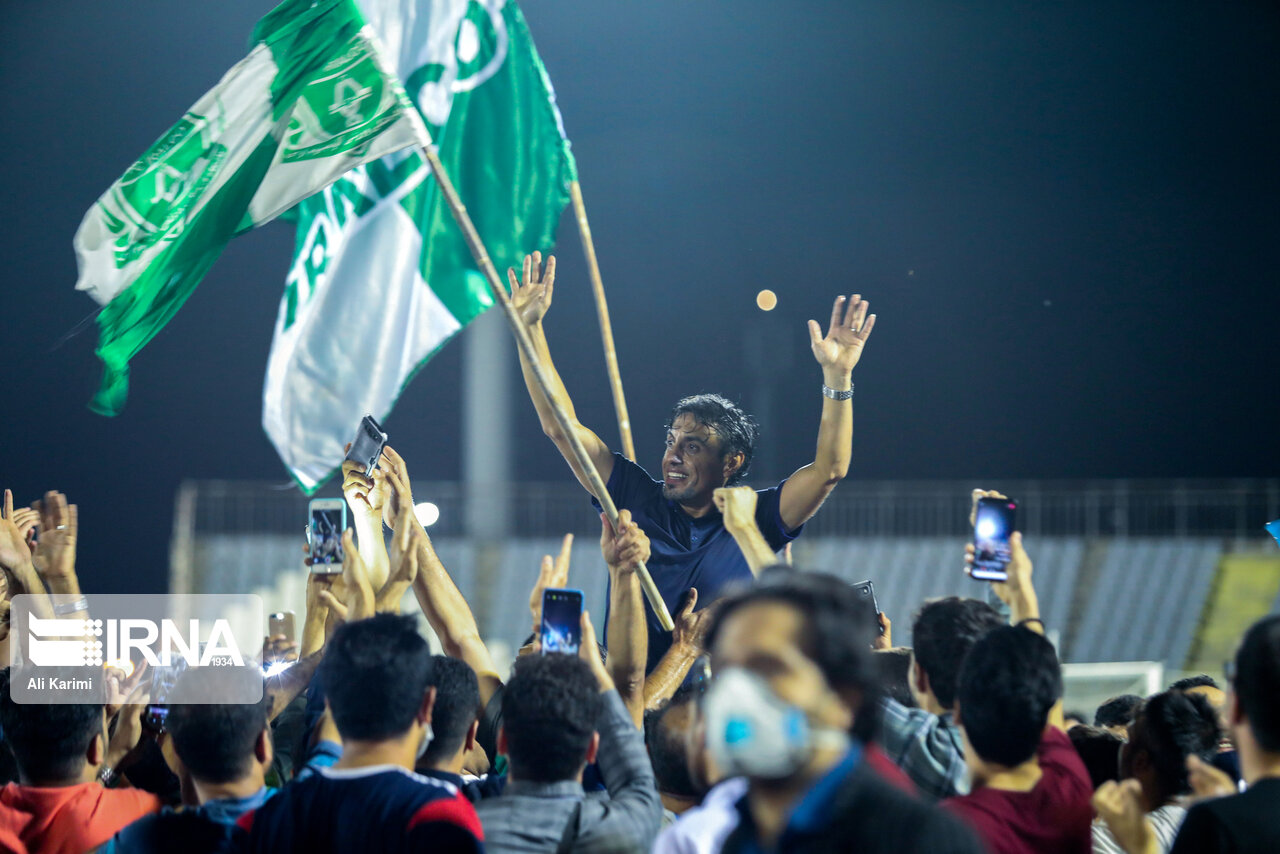 تصاویر: صعود آلومینیوم اراک به لیگ برتر