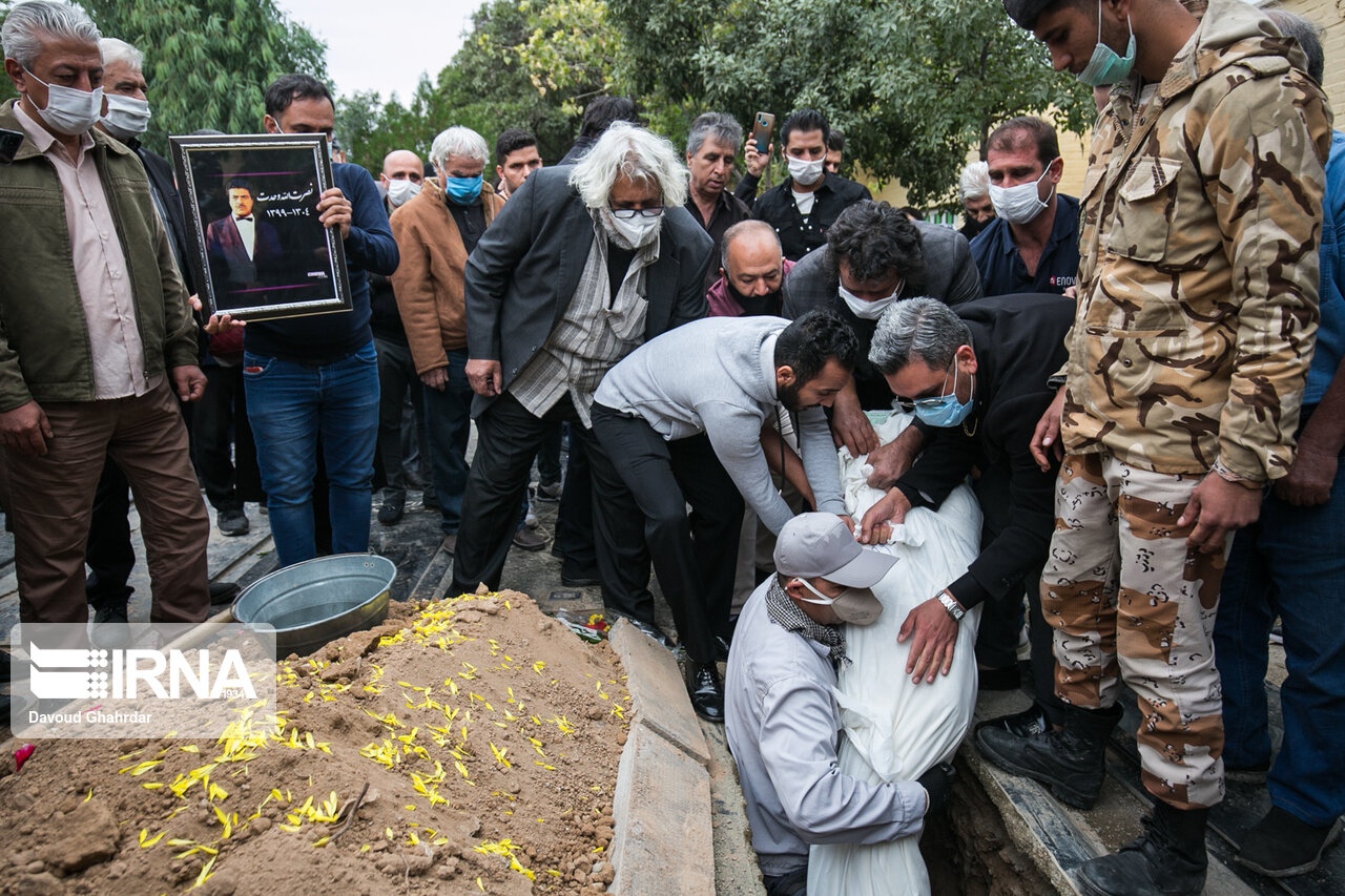 تصاویر: آیین تشییع و خاکسپاری نصرت‌الله وحدت