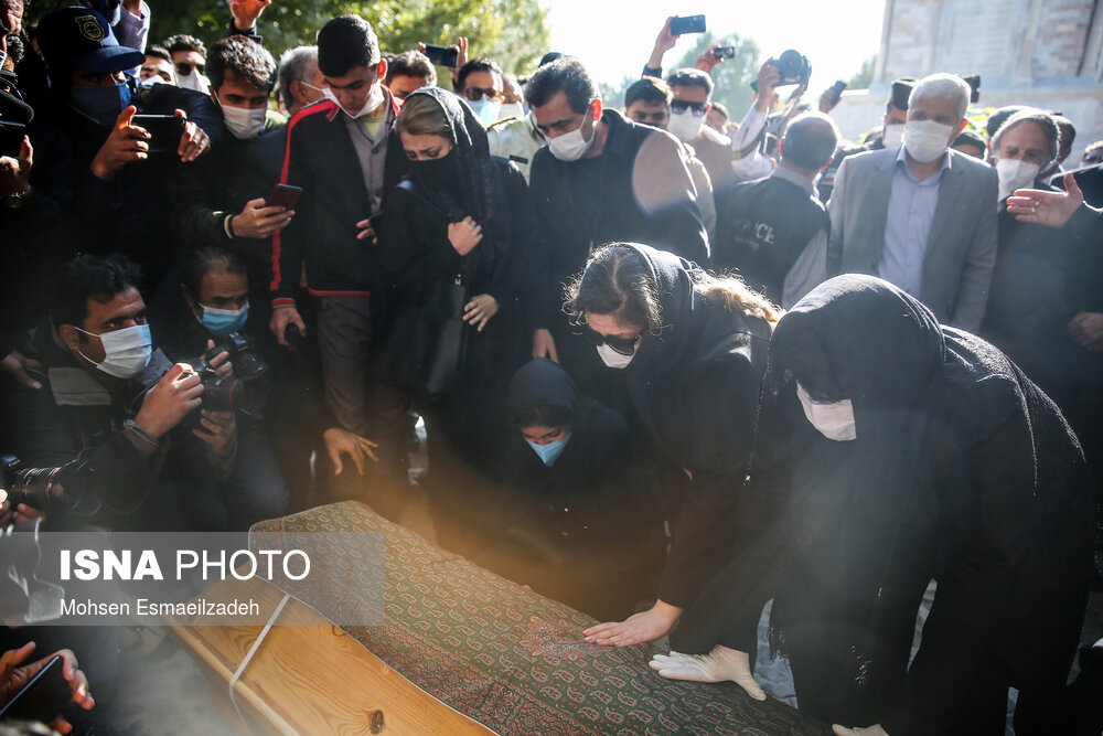 تصاویر: مراسم خاکسپاری پیکر محمدرضا شجریان