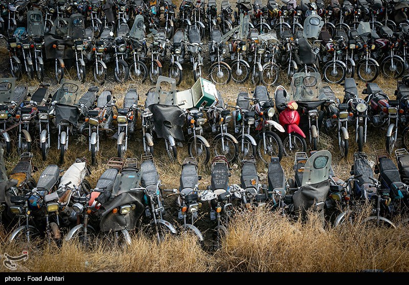 تصاویر: رسوب چند ساله موتورسیکلت‌ها در پارکینگ‌های تهران