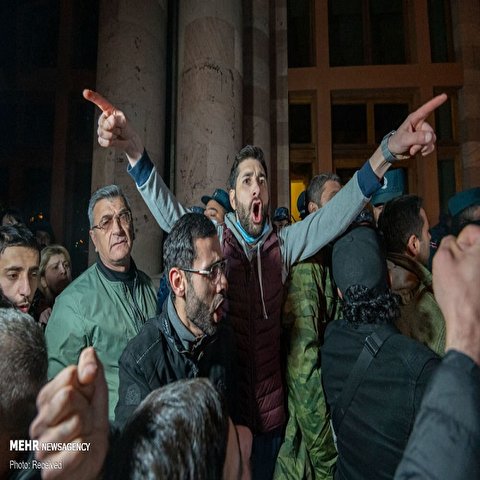 تصاویر: پارلمان ارمنستان در دست معترضان