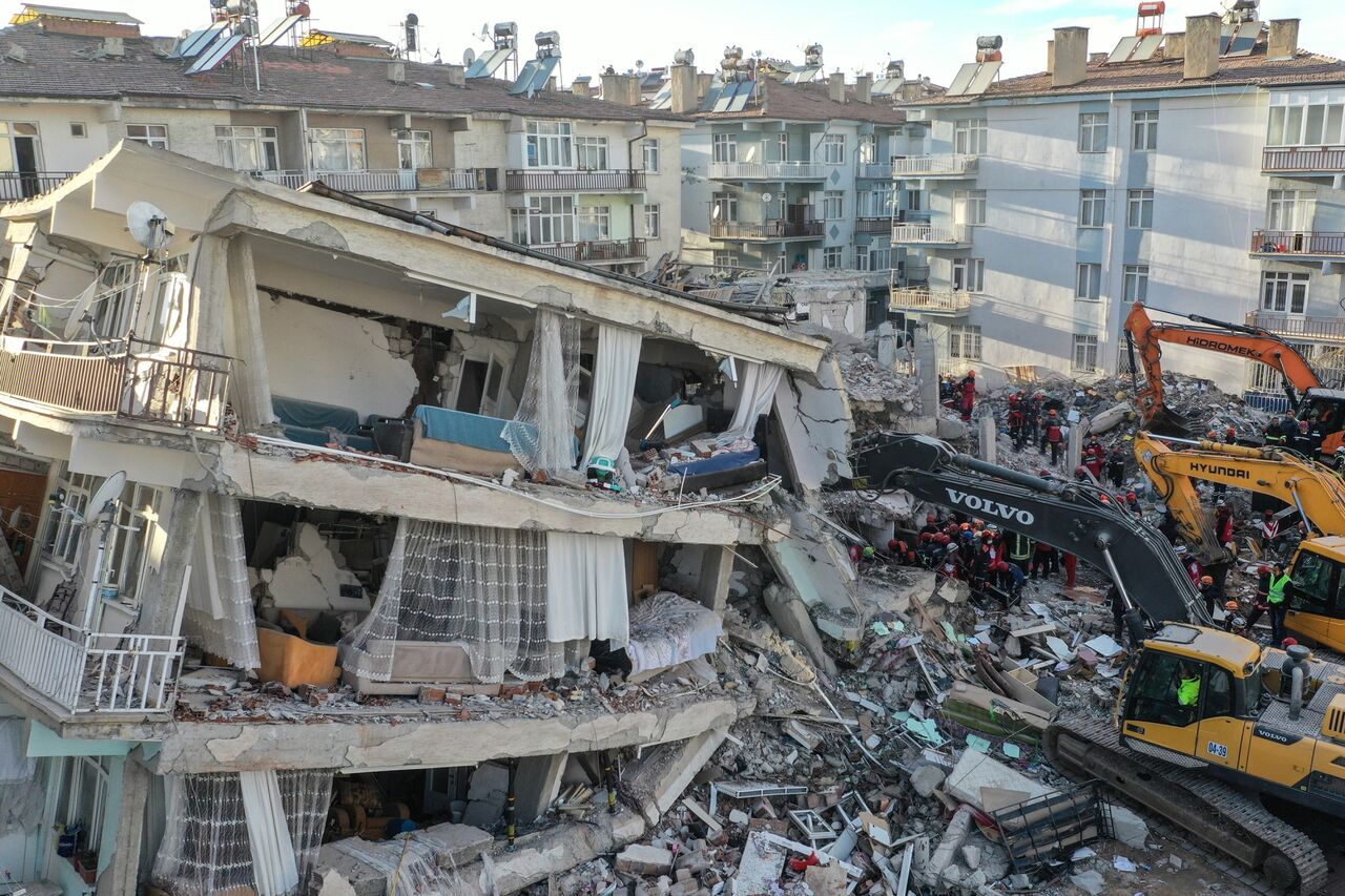 ۶ کشته و ۲۲۰ زخمی نخستین آمار زلزله ترکیه