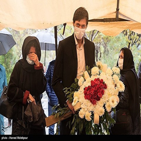 تصاویر: تشییع و خاکسپاری پیکر زنده‌یاد پرویز پورحسینی
