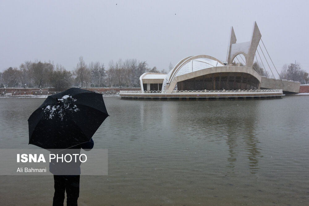 تصاویر: بارش اولین برف پاییزی در مشهد