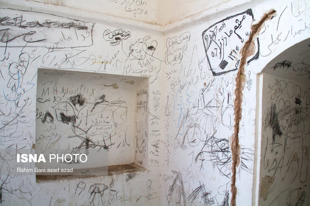 تصاویر: زخم‌هایی بر تن عمارت تخت درگاه قلی بیگ کرمان