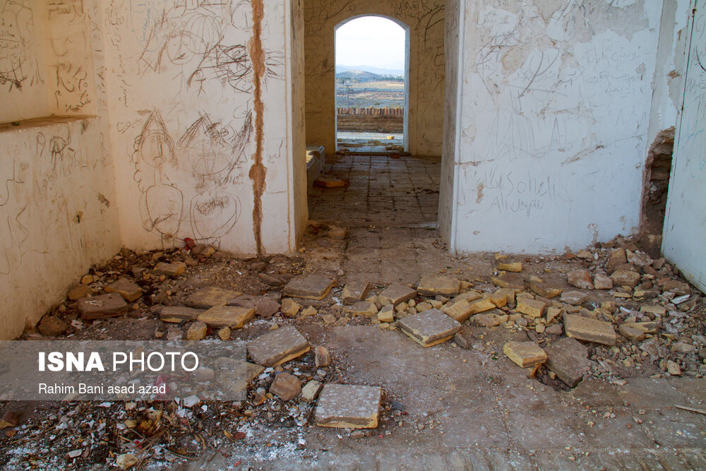 تصاویر: زخم‌هایی بر تن عمارت تخت درگاه قلی بیگ کرمان