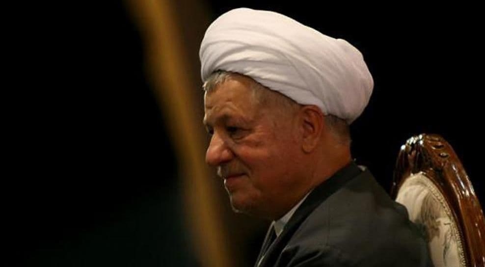 خاطرات آیت الله هاشمی رفسنجانی، ۱۰ دی ۱۳۷۷: خاتمی می‌گوید خودش سرپرستی وزارت اطلاعات را برعهده بگیرد که هم اصلاحات انجام بدهد هم با مرتکبین قتل‌های زنجیره‌ای برخورد کند / مدیرکل معاونت امنیت وزارت اعتراف کرده که دُرّى نجف آبادی هم در جریان قتل ها بوده اما دُرّى تکذیب می‌کند