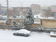 ویدیو /  برف شدید و زمین‌گیر شدن خودروها در شهر سقز