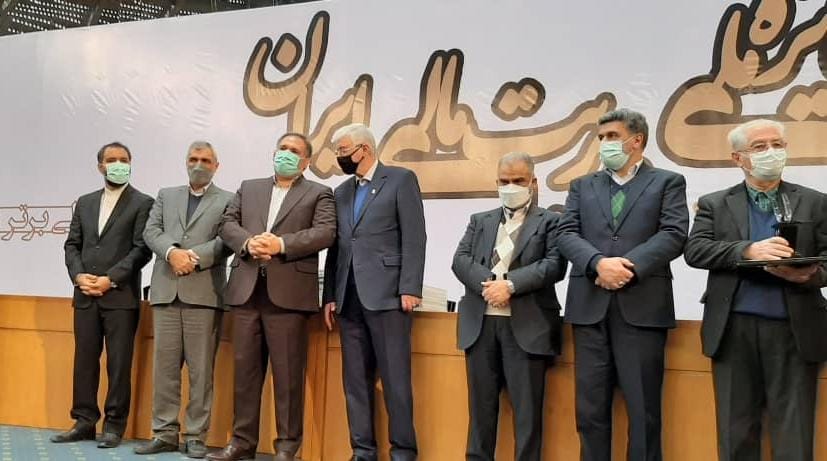 دریافت تندیس بلورین دوازدهمین دوره جایزه ملی مدیریت مالی ایران توسط بیمه پاسارگاد