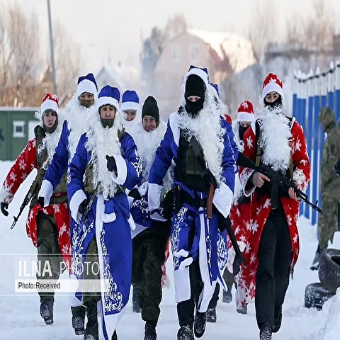 تصاویر: تیراندازی بابانوئل‌ها در  روسیه