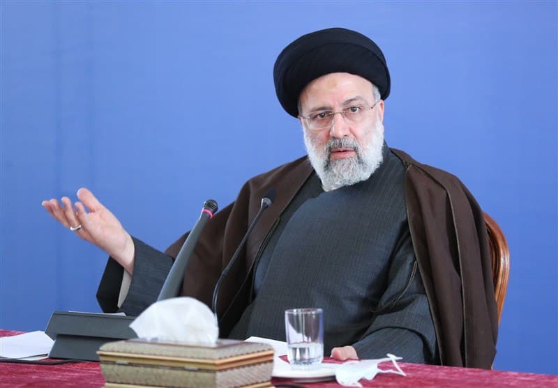 رئیسی: اینکه نتیجه یک سفر لبخند باشد که چیزی برای مردم ندارد / برای حذف ارز ۴۲۰۰ تومانی باید بین مجلس و دولت اجماع صورت بگیرد / در بحث شرایط فعلی بورس، میراث دار دولت قبل هستیم / اینکه بورس چرا اینطور شده بحث اکادمیک است؛ جواب&zwnj;های مفصلی دارد / انتصابات نقطه ی قوت دولت است / به هر کجا که نگاه میکنم، احساس می کنم گشایش هایی وجود دارد