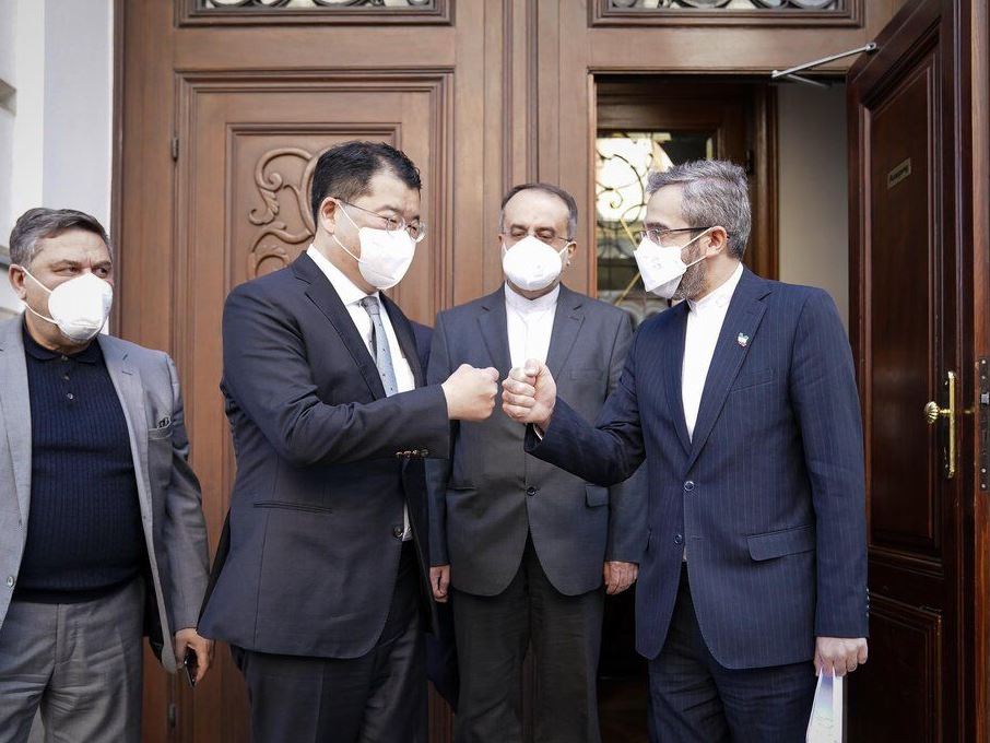 خبرگزاری کره ای: ایران در ماه سپتامبر نامه&zwnj;ای درباره اموال بلوکه شده خود به کره جنوبی ارسال کرده / اگر دو طرف ظرف ۶ ماه از این نامه راه حلی پیدا نکنند، ایران ممکن است از کره شکایت کند / تهران و سئول ماه آینده درباره جزییات انتقال پول به ایران در صورت لغو تحریم&zwnj;ها مذاکره می&zwnj;کنند
