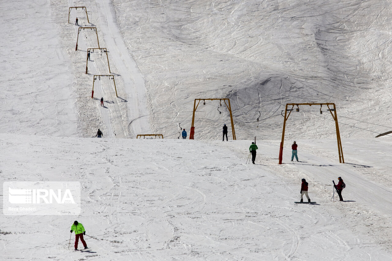 تصاویر: تفریحات زمستانی در پیست پولادکف سپیدان فارس