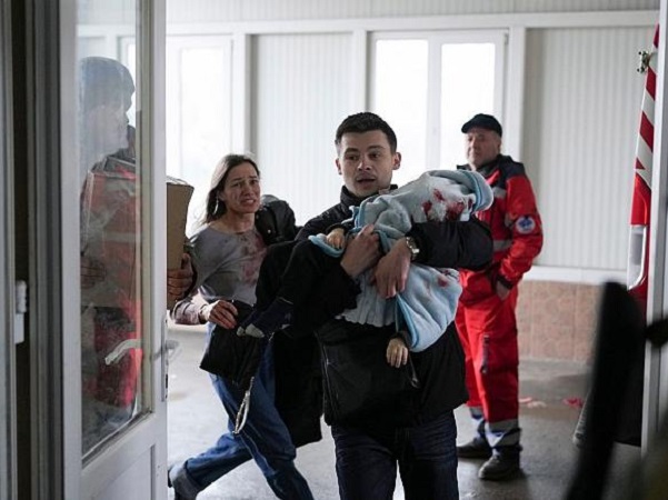 زلنسکی: مردم اوکراین به خیابان‌ها بروند و به نیروهای روسیه حمله کنند