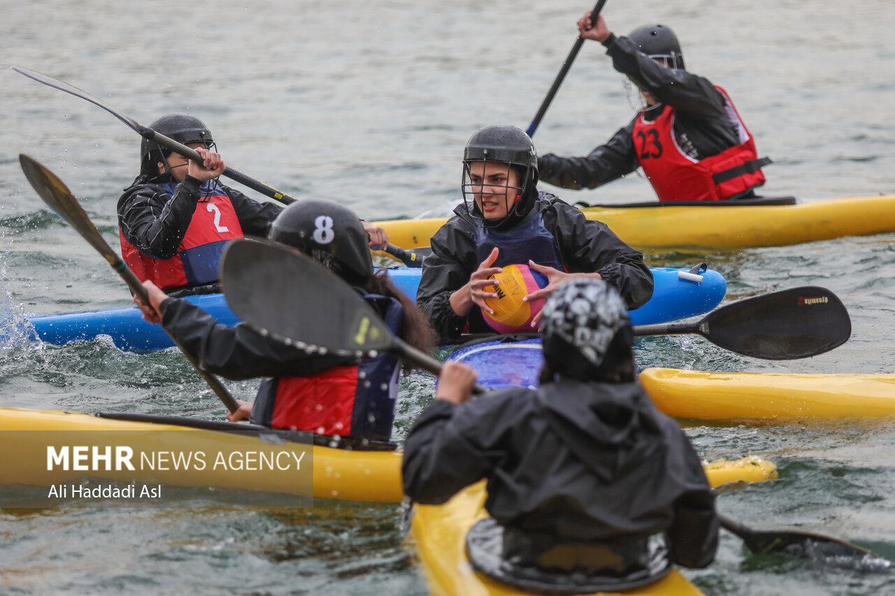 تصاویر: دیدار دوستانه کانو پولو بانوان در دریاچه آزادی