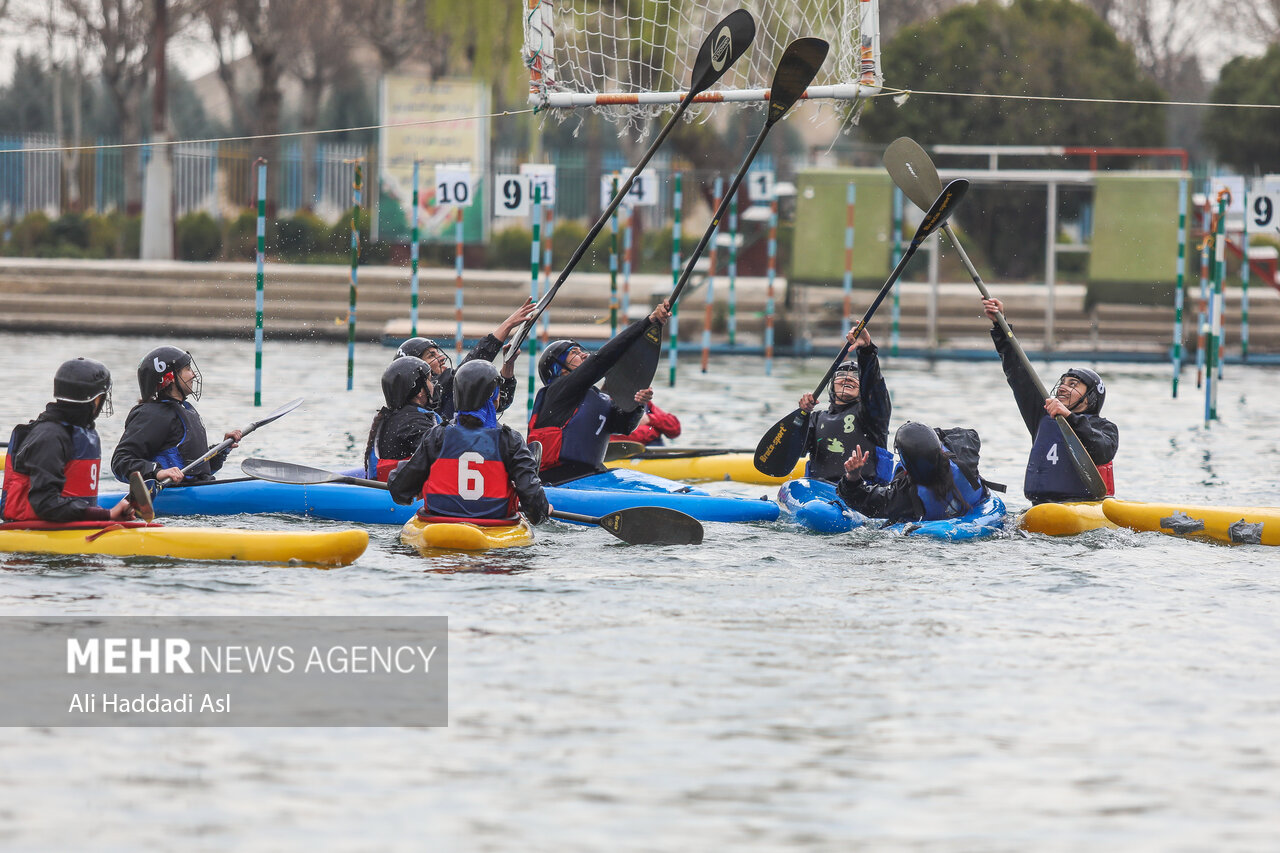 تصاویر: دیدار دوستانه کانو پولو بانوان در دریاچه آزادی