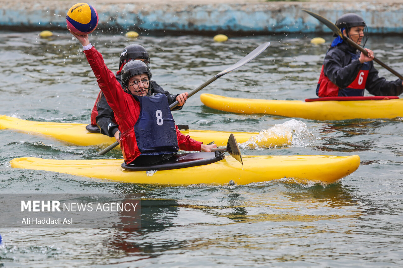 تصاویر: دیدار دوستانه کانو پولو بانوان در دریاچه آزادی