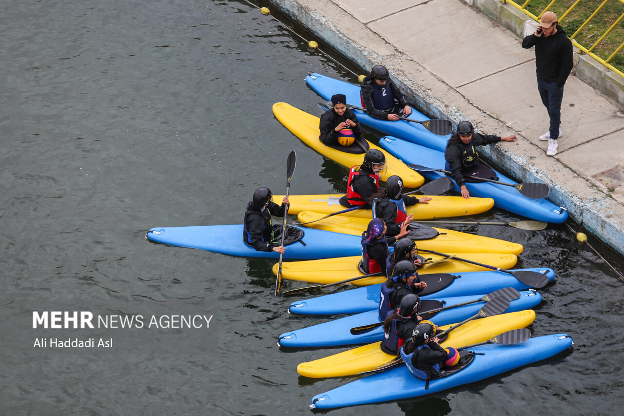تصاویر: دیدار دوستانه کانو پولو بانوان در دریاچه آزادی