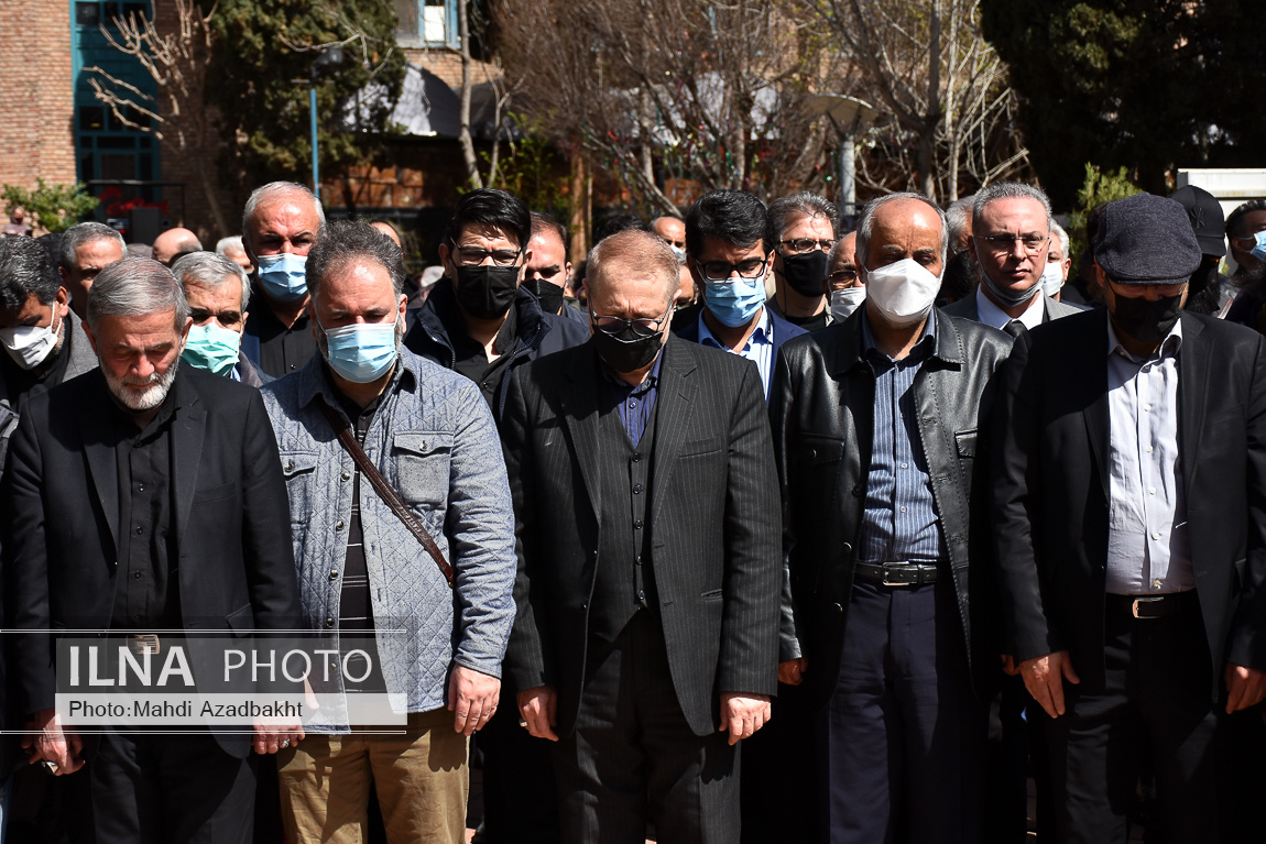 تصاویر: تشییع پیکر علیرضا غفاری از خانه هنرمندان