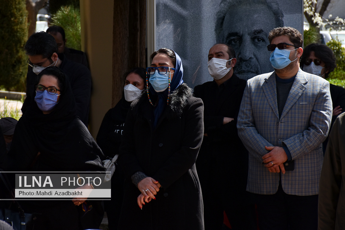 تصاویر: تشییع پیکر علیرضا غفاری از خانه هنرمندان