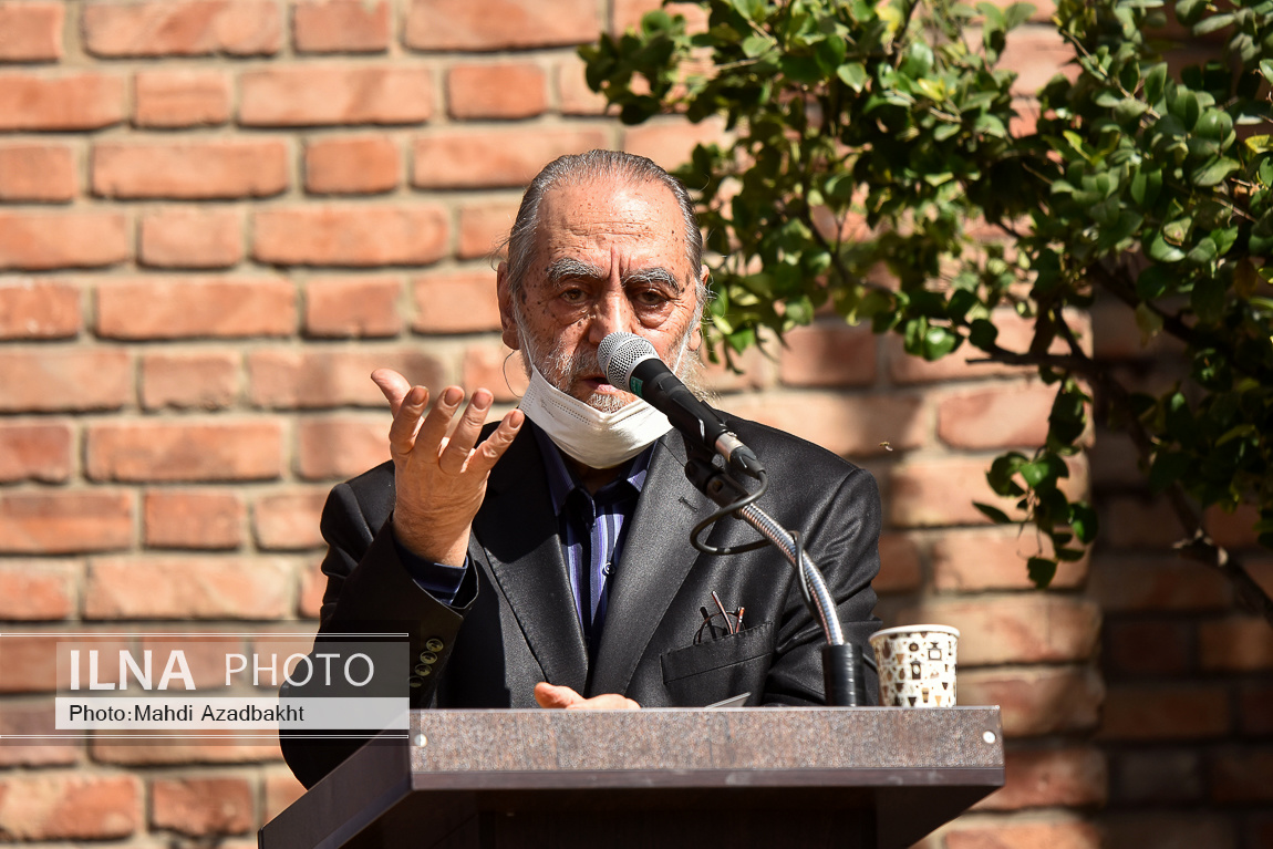 تصاویر: تشییع پیکر علیرضا غفاری از خانه هنرمندان