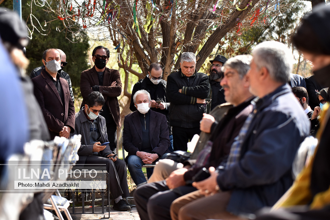 تصاویر: تشییع پیکر علیرضا غفاری از خانه هنرمندان