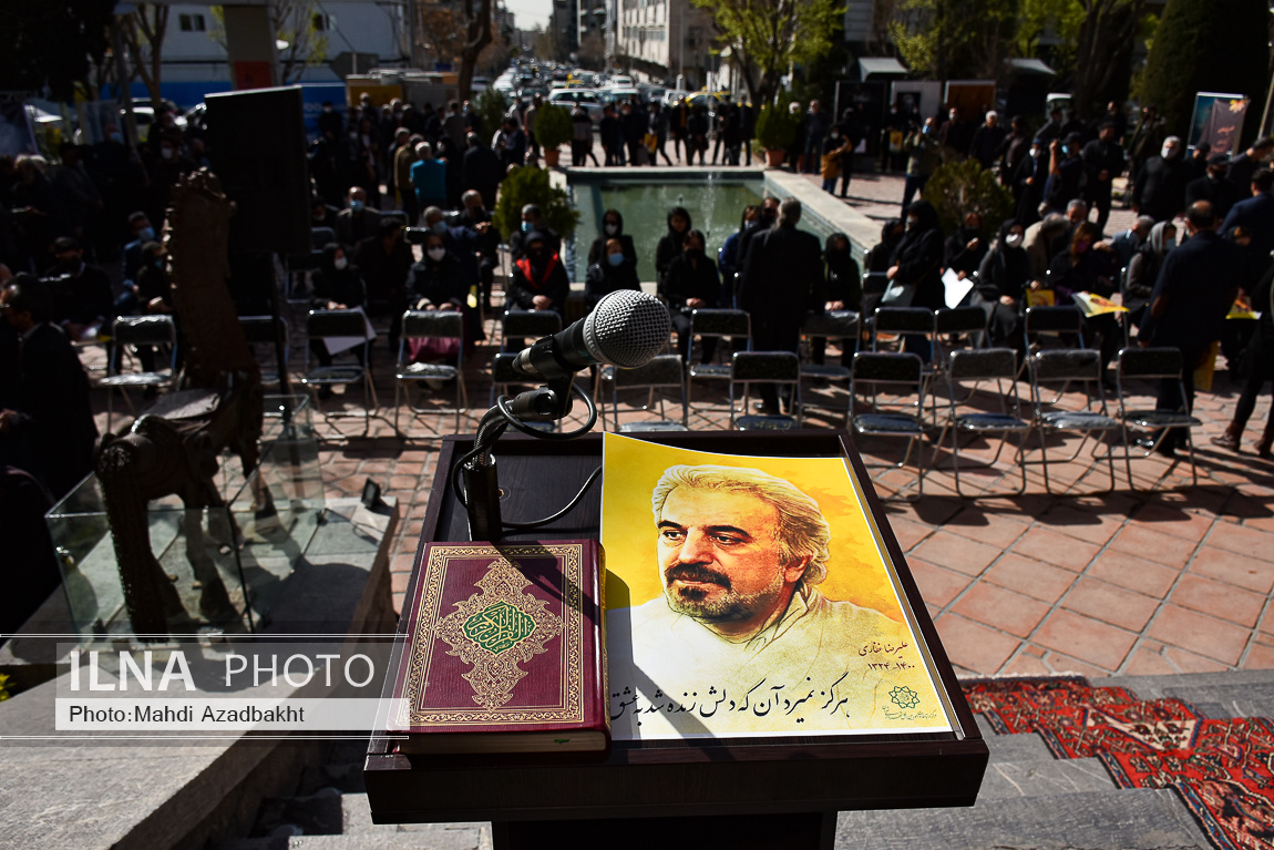 تصاویر: تشییع پیکر علیرضا غفاری از خانه هنرمندان